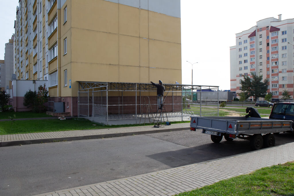 Закрытые велопарковки для многоэтажек в Барановичах от Толмет